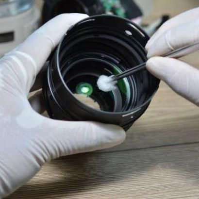 Reinigung eines Kamera-Objektiv (innere Linse)
